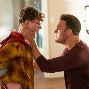 9-1-1: Ryan Guzman, Gavin McHugh in una scena del finale della settima stagione