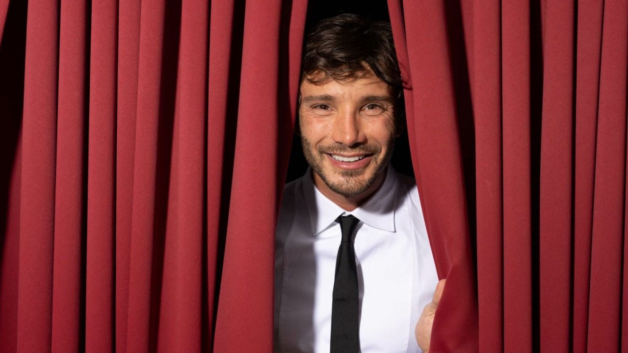 Una foto promozionale di Stefano De Martino