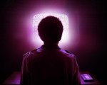 Ho visto la tv brillare, la recensione: un delirante trip allegorico (sull'esperienza transgender)