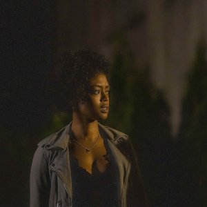 Double Life: Javicia Leslie in una scena