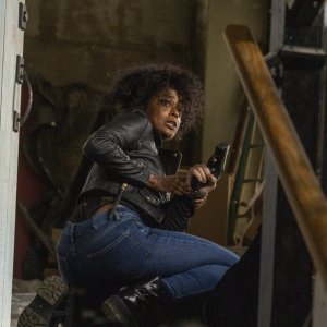 Double Life: Javicia Leslie in un momento del film