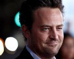 Matthew Perry: le autorità confermano che cinque persone sono accusate di aver contribuito alla sua morte