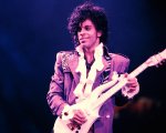 Dal nome di Prince alla Decca Records che scarta i Beatles: le 10 peggiori decisioni nella storia della musica