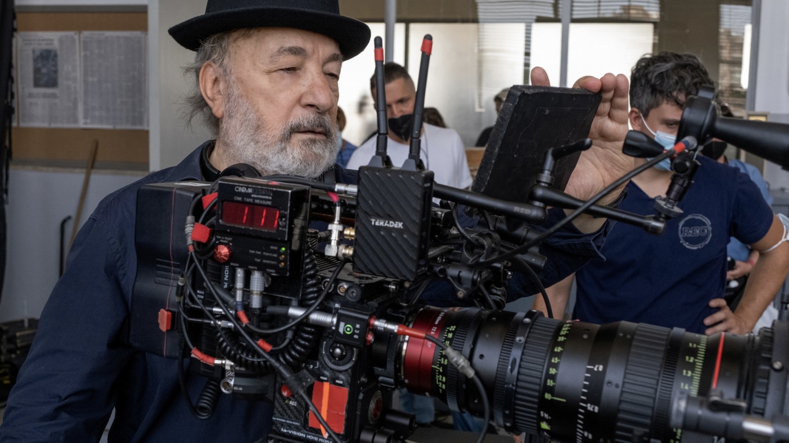 Gianni Amelio sul set de Il signore delle formiche