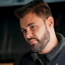 Patrick Flueger è Adam Ruzek