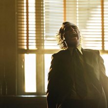 Joker: Folie à Deux - Joaquin Phoenix mentre urla