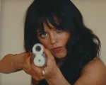 Jenna Ortega e Sabrina Carpenter litigano fino alla morte nel video di Taste