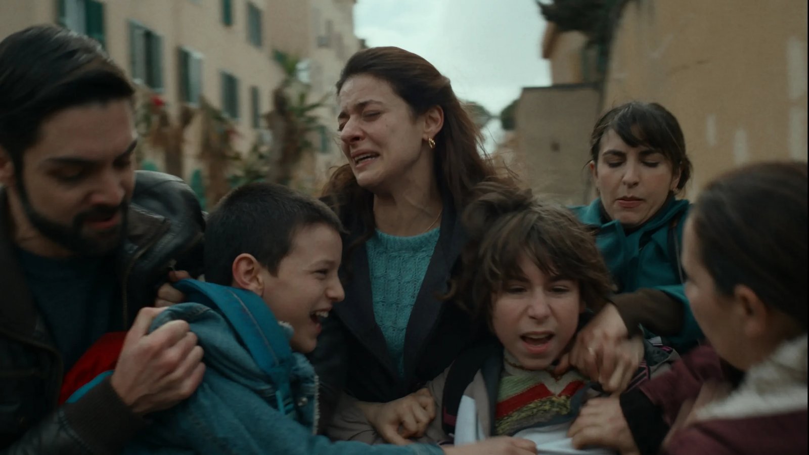 Una scena di Familia di Francesco Costabile