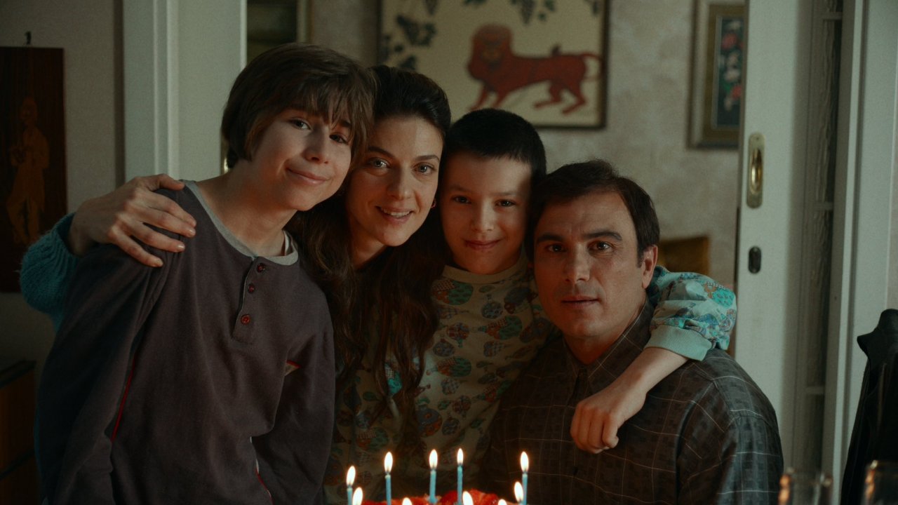 Un'immagine del cast principale di Familia di Francesco Costabile