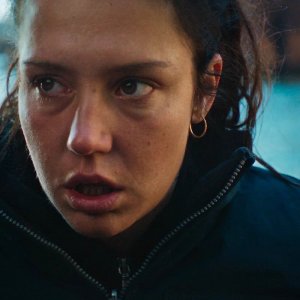 Planet B: Adèle Exarchopoulos in una scena