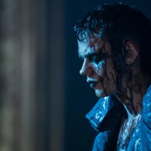 The Crow - Il Corvo: Bill Skarsgård in un frame del film
