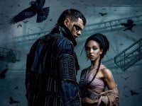 The Crow - Il Corvo, la recensione: Eric Draven torna a vivere grazie alla prova di Bill Skarsgård
