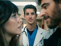 Respira, la recensione: la serie tra Grey's Anatomy e The Resident, ma in Spagna