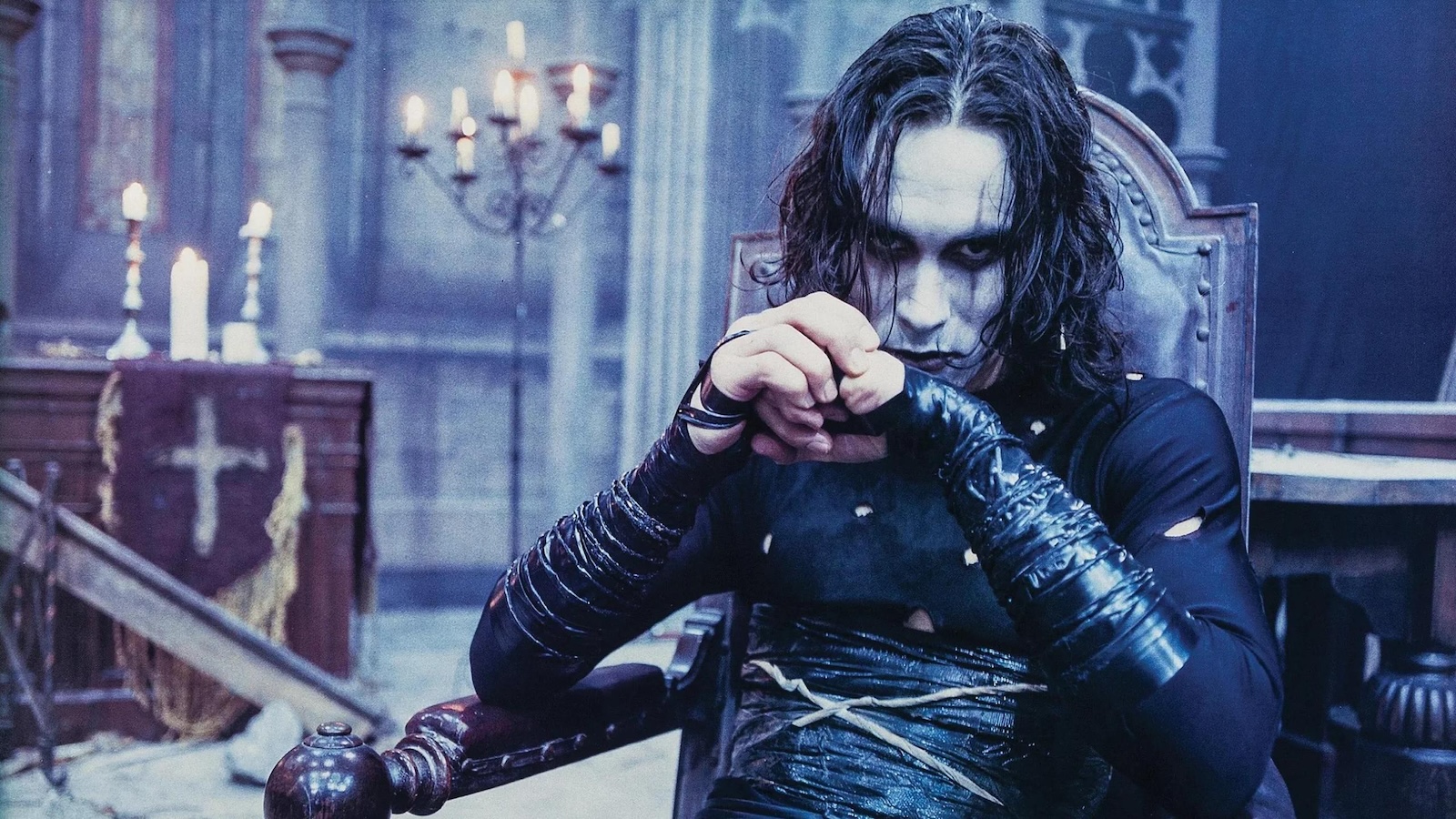 Brandon Lee nell'iconico ruolo de Il Corvo