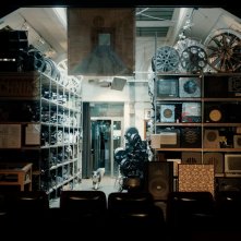 Bestiari, Erbari, Lapidari un cane in una cineteca