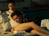 El Jockey, la recensione: una spiazzante commedia queer debitrice di Kaurismaki e Wes Anderson
