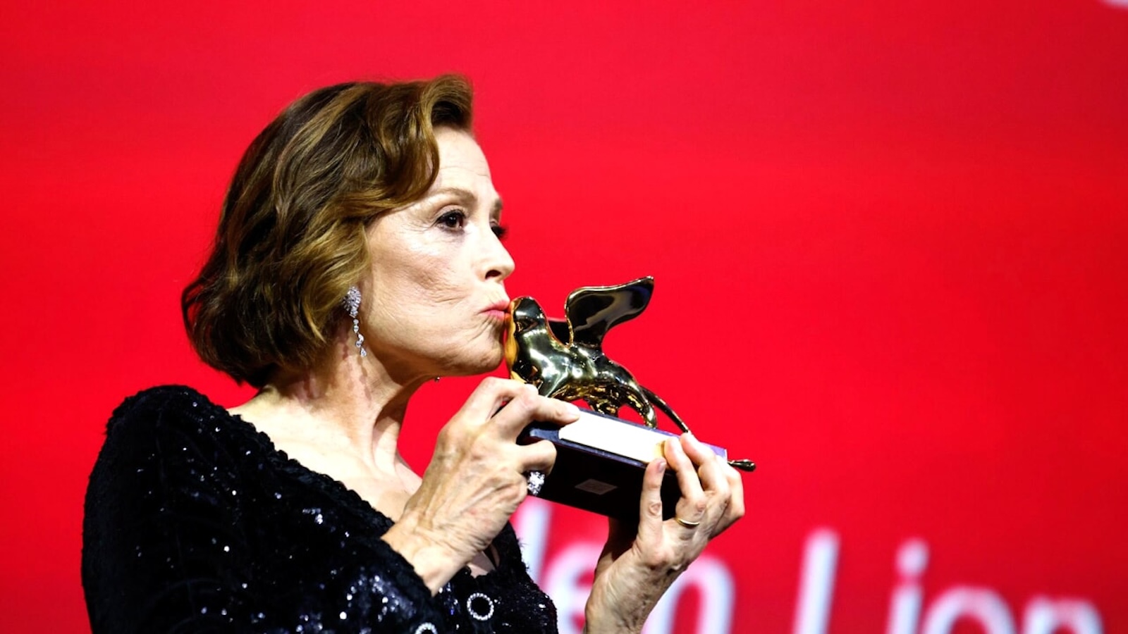 Sigourney Weaver con il Leone d'oro