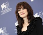 Winona Ryder frustrata dai giovani colleghi: 'Non hanno cultura, mi chiedono solo quanto è lungo il film'