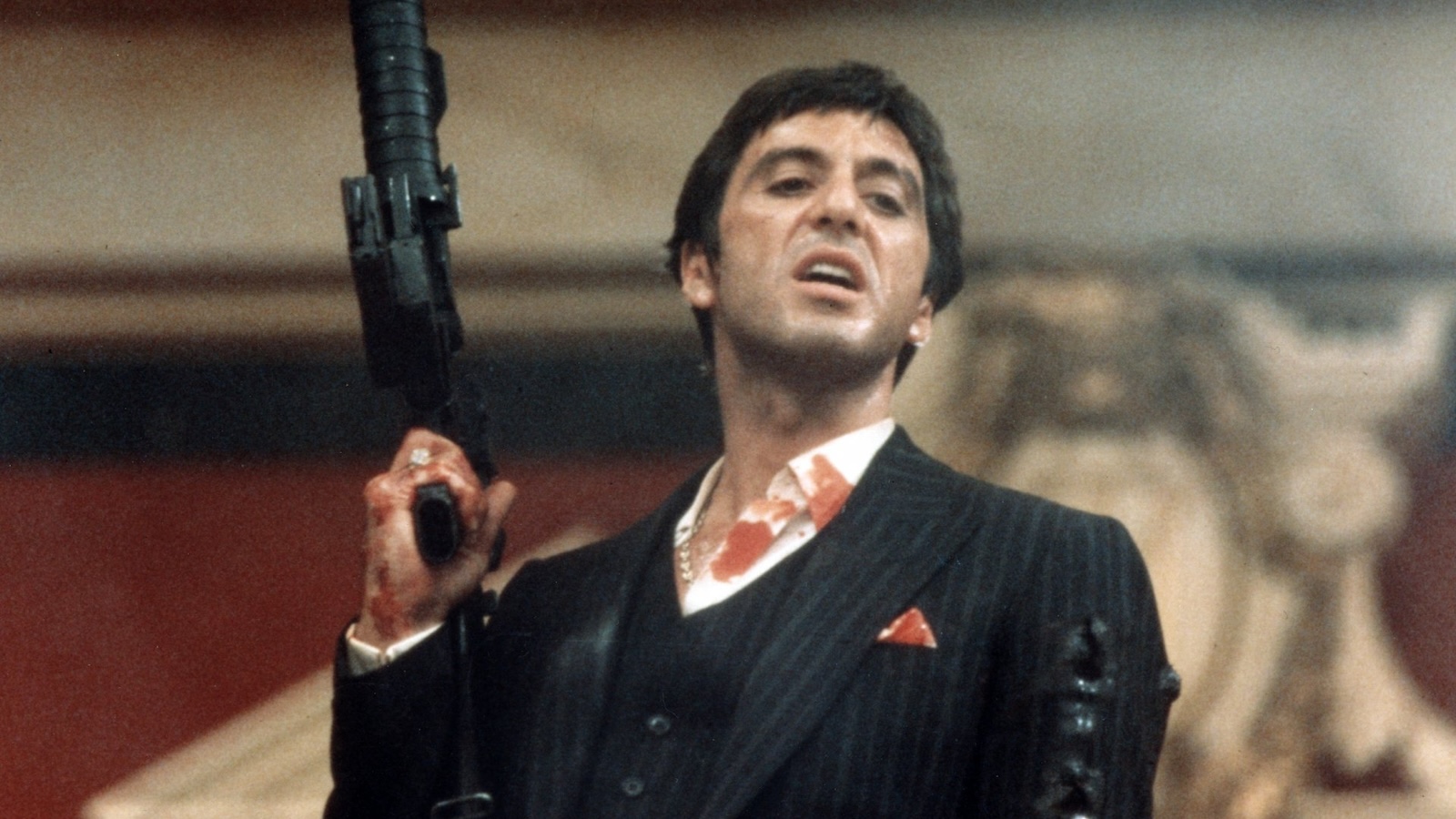 Al Pacino in una scena di Scarface