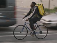 Anywhere Anytime, la recensione: un cinema sociale nel segno di un nuovo Neorealismo