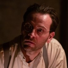 Campo di battaglia: Alessandro Borghi in una sequenza