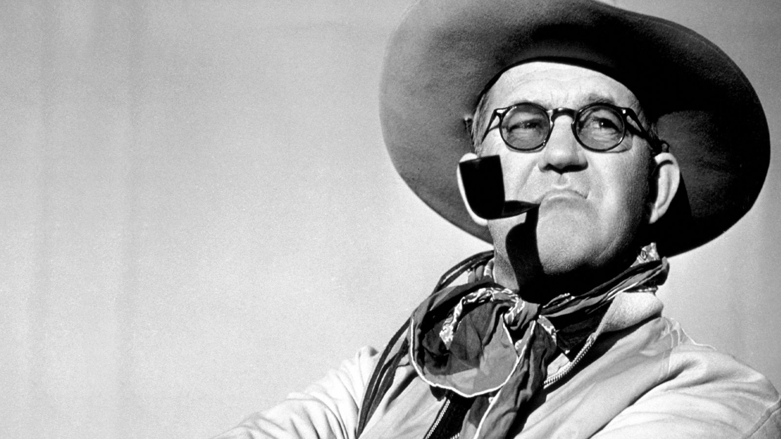 John Ford con la sua mitica pipa