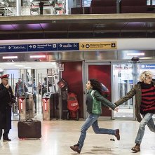 La storia del Frank e della Nina: Ludovica Nasti e Samuele Teneggi in una sequenza