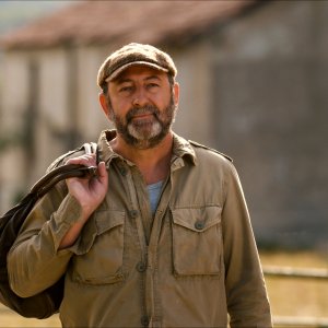 Finalement – Storia di una tromba che si innamora di un pianoforte: Kad Mared in una scena