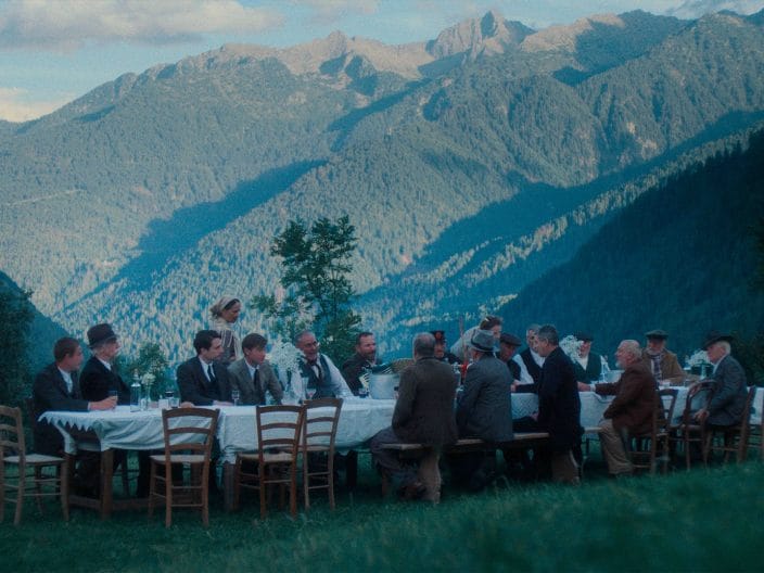 Vermiglio la recensione del film - Vermiglio Una Scena Di Gruppo Jpg 1400x0 Crop Q85