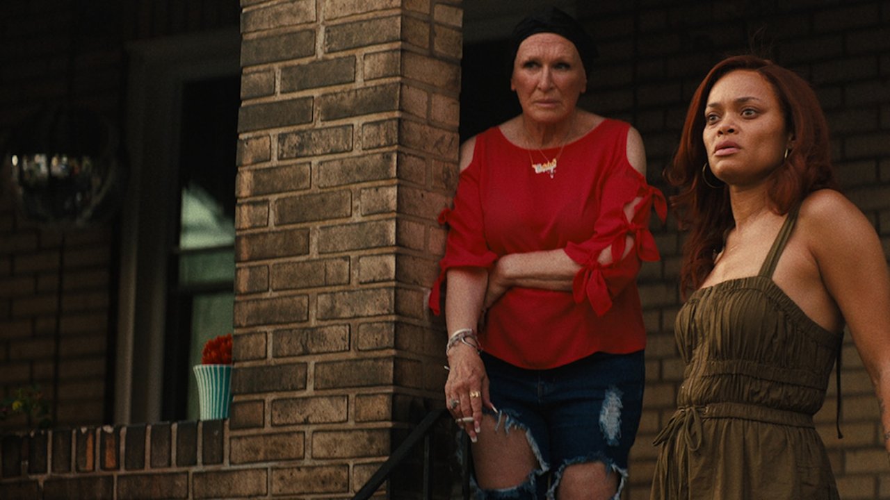 The Deliverance, Glenn Close nel film Netflix