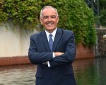 Venezia: Alberto Barbera risponde alle critiche sul 'silenzio su Gaza' e sulle difficoltà dei freelance