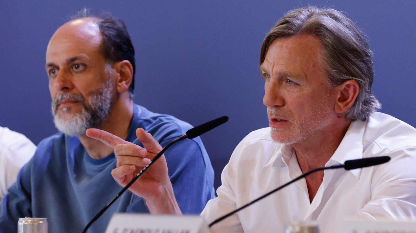 Luca Guadagnino e Daniel Craig in conferenza stampa alla Mostra del Cinema di Venezia