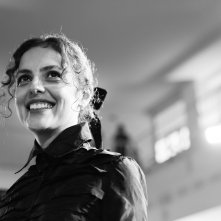 April: Dea Kulumbegashvili sul red carpet a Venezia81