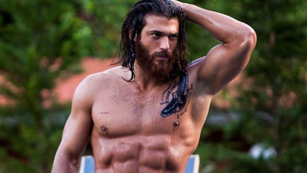 Can Yaman, protagonista di Sandokan