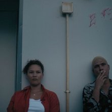 Carissa: Gretchen Ramsden, Gladwin van Niekerk in una sequenza