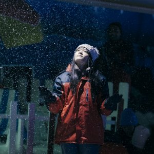Stranger Eyes: Xenia Tan in una scena del film