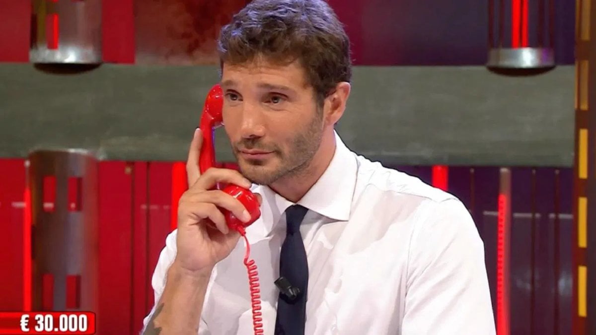 Affari tuoi con Stefano De Martino cancellato stasera su Rai 1: quando andrà in onda la nuova puntata?