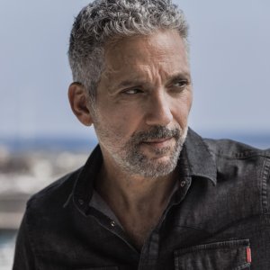 I fratelli Corsaro: Giuseppe Fiorello in un primo piano