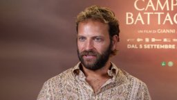 Campo di battaglia: Alessandro Borghi e Gianni Amelio