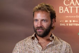 Campo di battaglia: Alessandro Borghi e Gianni Amelio