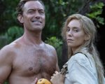 Eden, Jude Law scherza sulla sua scena di nudo frontale: 'Dovevamo essere tutti audaci'