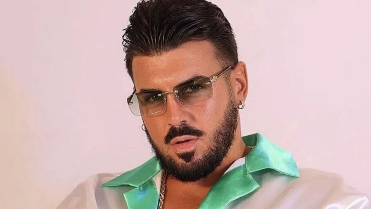 Un primo piano di Lino Giuliano