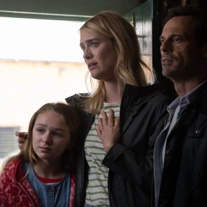 Speak No Evil - Non parlare con gli sconosciuti: Scoot McNairy, Mackenzie Davis, Alix West Lefler in una foto