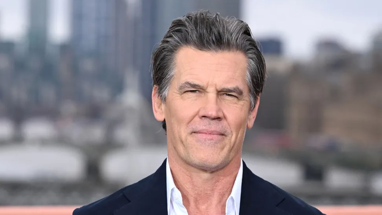 Josh Brolin in primo piano