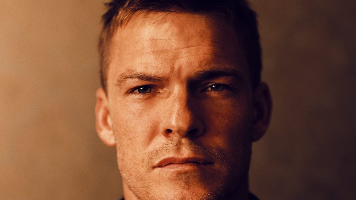 War Machine: Il film sci-fi di Alan Ritchson aggiunge due star di ...