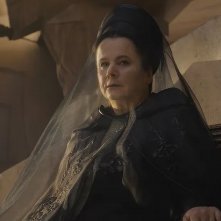 Dune: Prophecy, Emily Watson in una scena