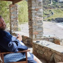 Kostas: Stefano Fresi in una scena della serie Rai