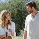 Lonely Planet: Laura Dern e Liam Hemsworth al centro di un affair nel trailer del film Netflix