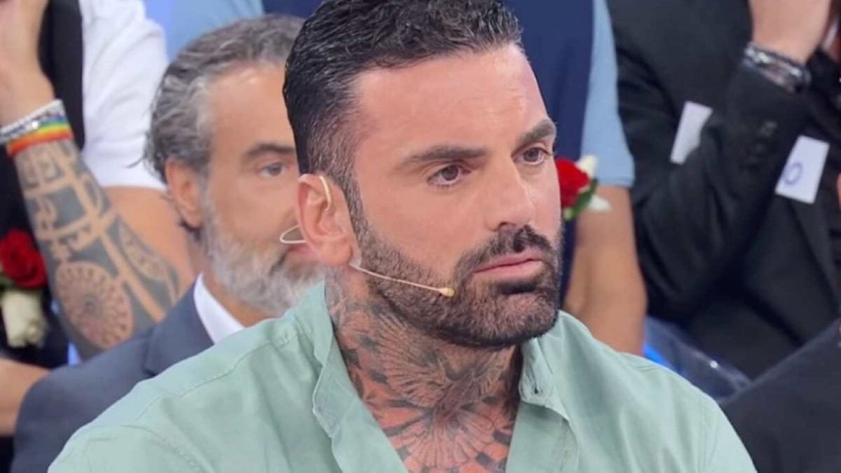 Uomini e donne, anticipazioni: Mario Cusitore ritorna con un nuovo look, Francesca ha un attacco di panico