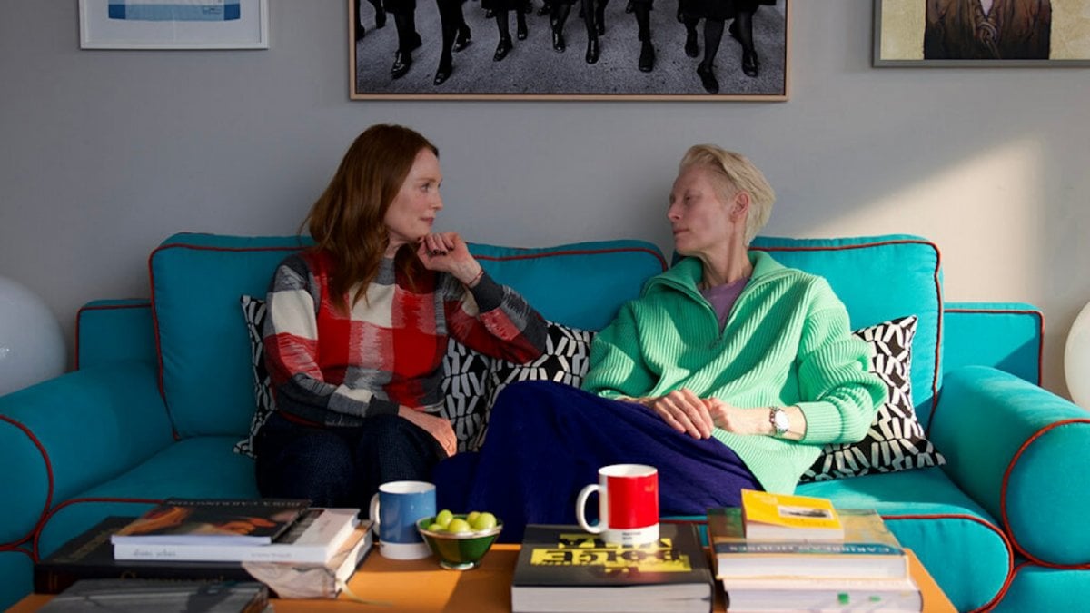 La stanza accanto: Tilda Swinton e Julianne Moore entrambe candidabili come protagoniste agli Oscar 2025